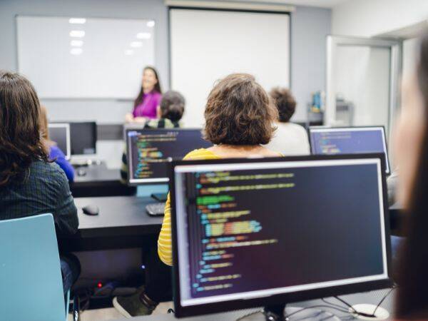 Programowanie w szkole – jak wprowadzać dzieci i młodzież w świat kodu